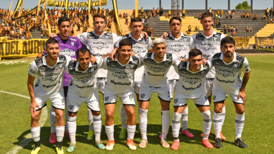 For Ever despidió la temporada con una derrota ante Mitre de Santiago del Estero