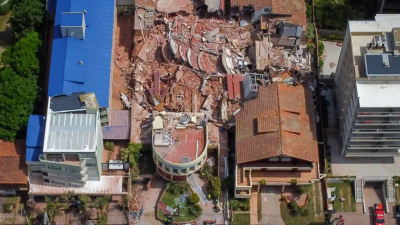 Qué se sabe del derrumbe del hotel de Villa Gesell: un muerto, desaparecidos y detenidos