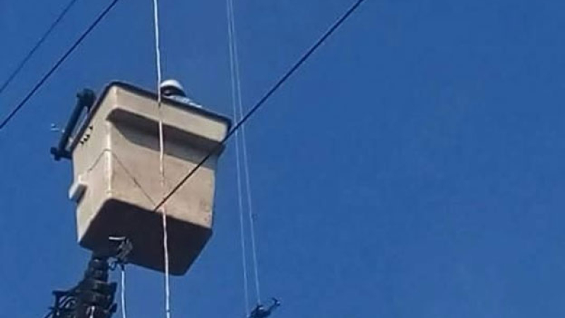 Hallaron un dron con marihuana y cocaína entre unos cables de alta tensión