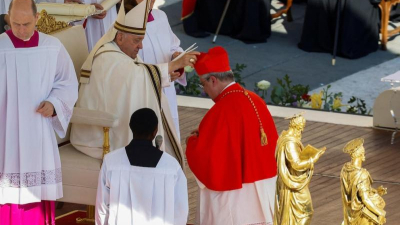 Un cardenal cordobés cuestionó con dureza al gobierno por restringir los medicamentos