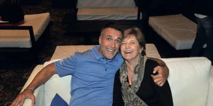 batistuta y su mamá.jpg