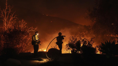 Impactante: crecen los incendios en Malibú y hay miles de evacuados