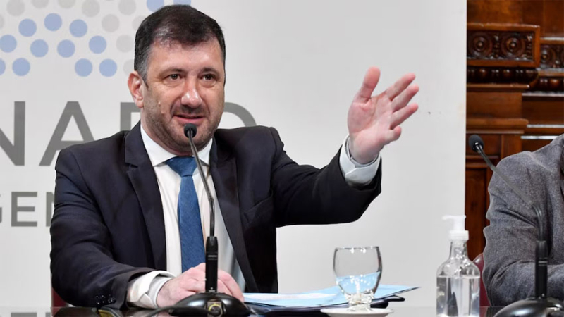 La secretaria de Kueider quiso comprar cinco departamentos en Paraguay