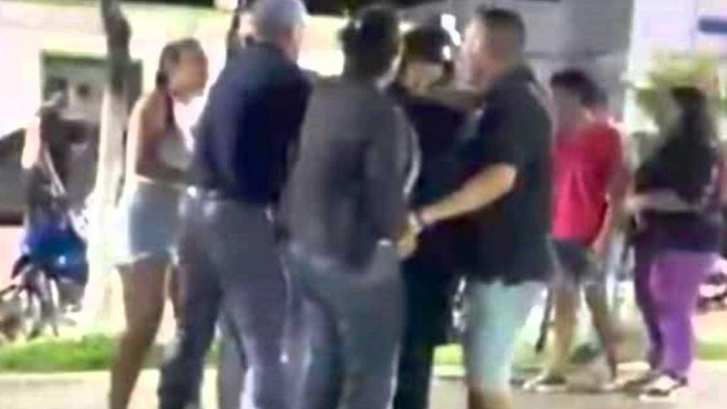 Comenzaron en Instagram y terminaron en grave pelea en el centro