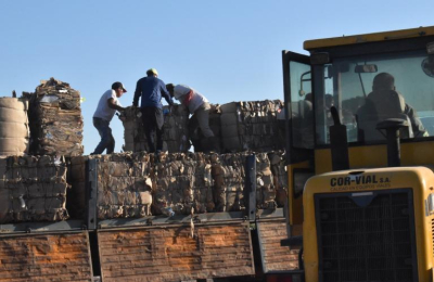 Buenas ventas de cartón de la planta de reciclaje en el inicio del año