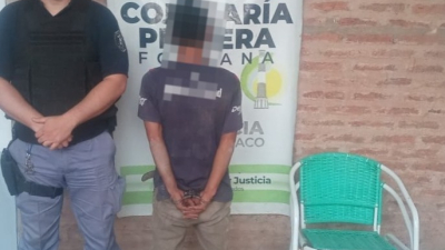 Fontana: ingresó a una iglesia e intentó llevarse varias sillas