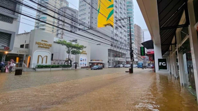 Fuerte lluvia generó problemas en Camboriú y otras playas de Santa Catarina