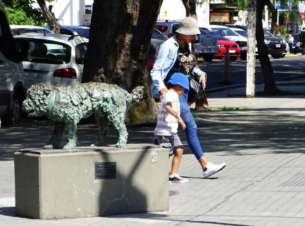 mama y nene calor.JPG