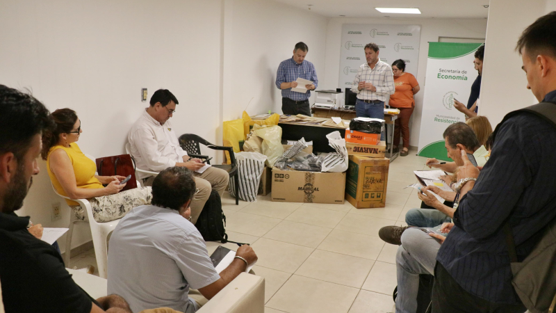 Doce ofertas para adquirir indumentaria municipal