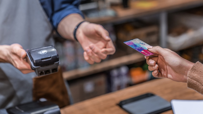 Qué servicios estarán disponibles para operar durante el fin de semana