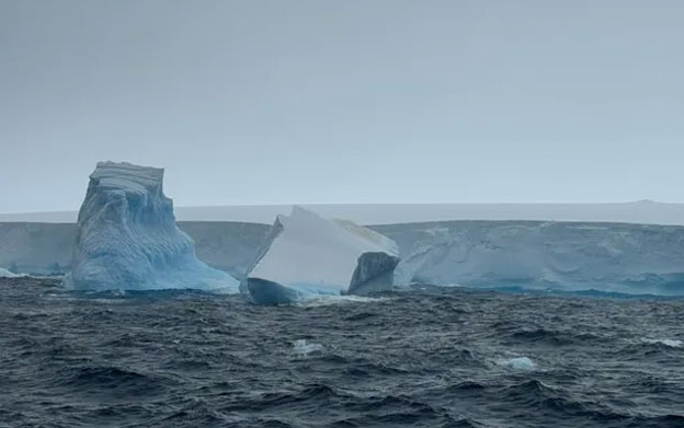 iceberg3.jpg