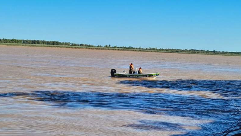 Buscan a tres jóvenes desaparecidos en el río Paraná
