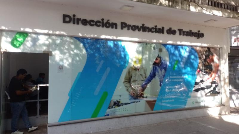 Colectivos: con moderadas expectativas, habrá hoy un intento de conciliación