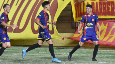 Sarmiento debutó ganando de la mano de un gran "Rodri" Montenegro