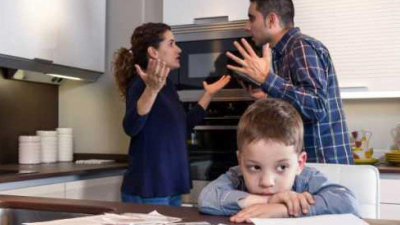 Cinco hábitos que perjudican el desarrollo emocional y social de nuestros hijos