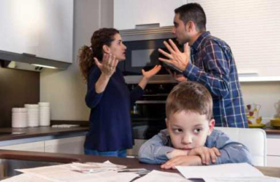 Cinco hábitos que perjudican el desarrollo emocional y social de nuestros hijos