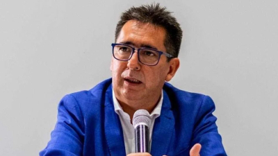 Gustavo Martínez avisa que será candidato si el acuerdo no llega