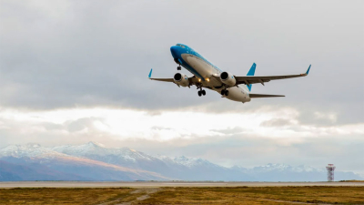 Un avión debió sobrevolar casi una hora sobre Santa Fe sin poder aterrizar