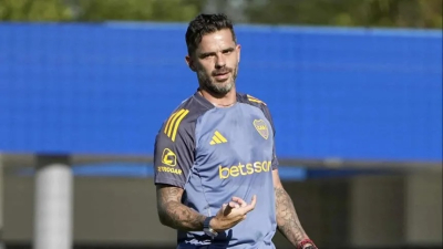 Gago define si juega Palacios: el antecedente de la sanción a Cavani