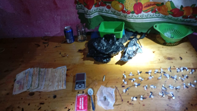 Un joven detenido y dos menores notificados con cocaína, marihuana y dinero en efectivo