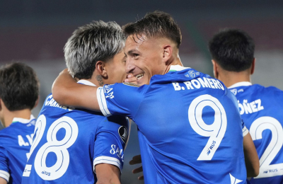 Vélez: goleada en Paraguay y a la cima