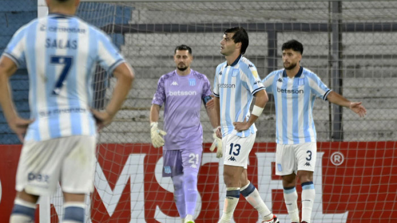 Racing cayó ante Bucaramanga y no pudo escapar en su grupo