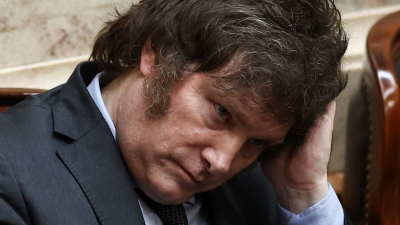 "El plan económico inicial de Milei se agotó"