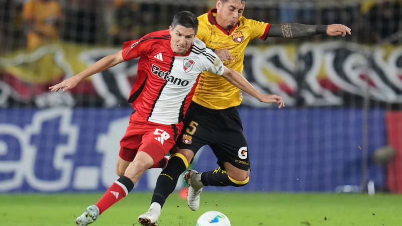 River ganó un partidazo en Ecuador y se afianzó en la punta de su grupo