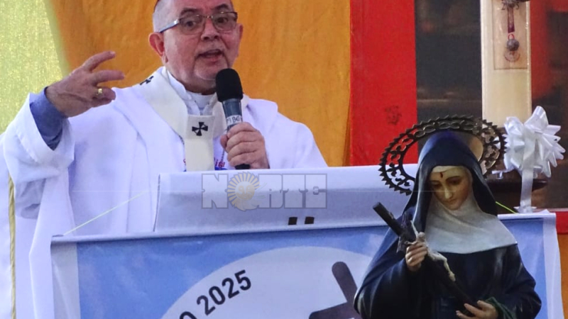 Arzobispo Dus: "La iglesia debe escuchar, acompañar y no sentirse superior a los demás"