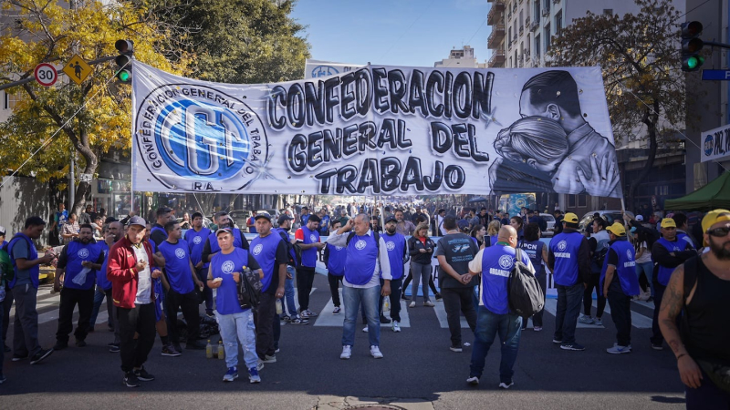 La Justicia suspendió el DNU de Milei que limitaba el derecho a huelga