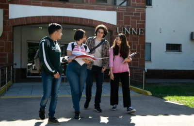 Estudiantes, entre el viaje de egresados y la mirada en 2026