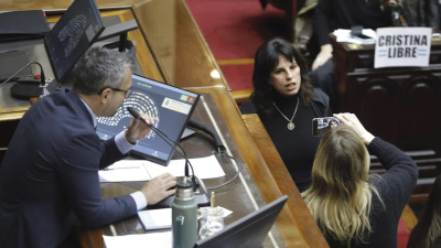 Diputados K fueron a buscar a Espert y la sesión terminó a los empujones