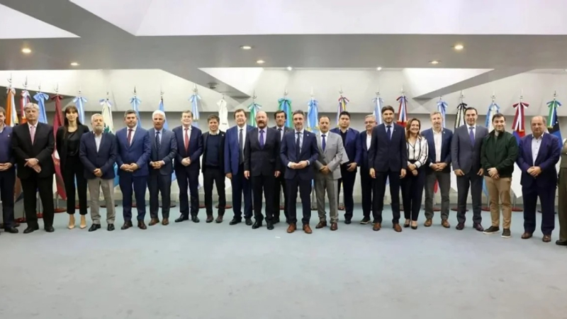 Gobernadores impulsan cambios en la coparticipación y se enfrentan al Gobierno