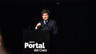 Con un discurso lleno de indirectas políticas, Milei le pegó a la gestión Capitanich y agradeció a Zdero
