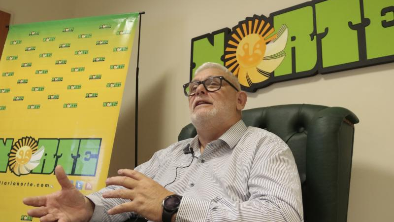 José Basterra: "Formar a un docente no es lo mismo que cambiar la pieza de una máquina"