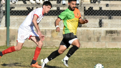 Luján le ganó 2-0 a "Resi" y le arrebató la punta del torneo
