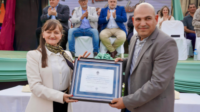 Títulos de propiedad y entrega de una vivienda en los 137 años de Makallé