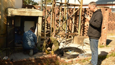 Solucionan problema de agua en complejo educativo de Fontana