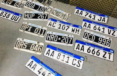 La Municipalidad alertó sobre la ilegalidad de circular con placas de plástico o vinilo