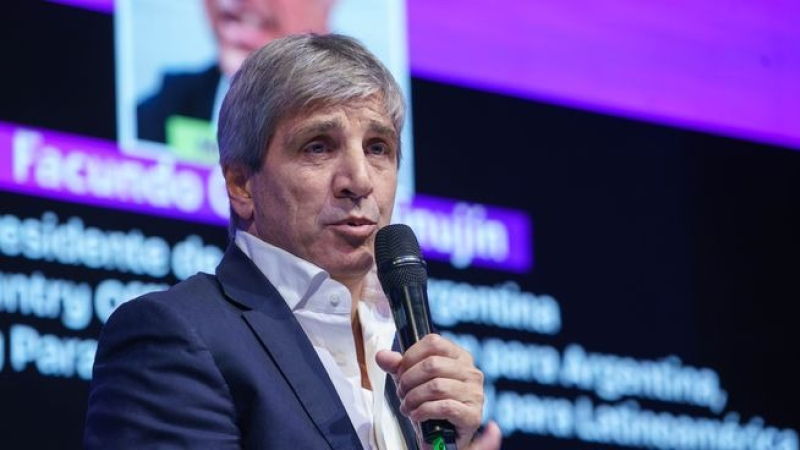 Caputo refuerza la contracción monetaria