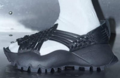 Las nuevas sandalias de Adidas desatan la furia