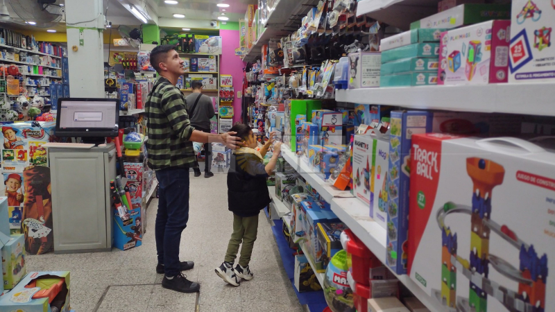 Día de las infancias: con amplia oferta de promociones, hubo compras de menor valor y regalos más económicos