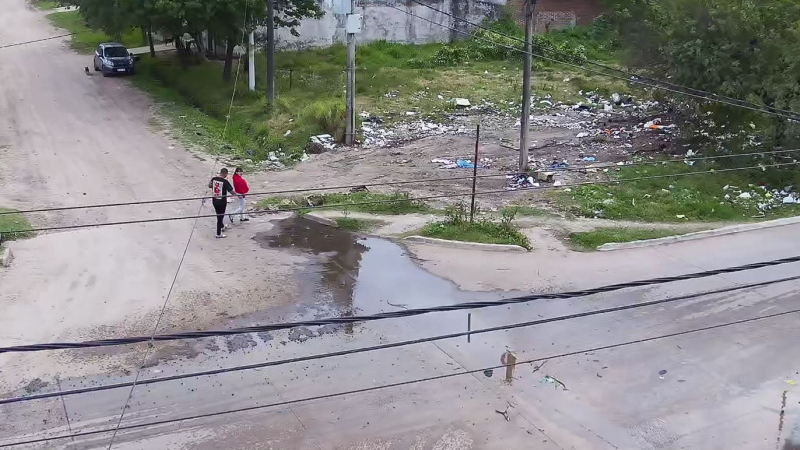 Videovigilancia y megáfono para evitar que vecinos sigan arrojando basura 