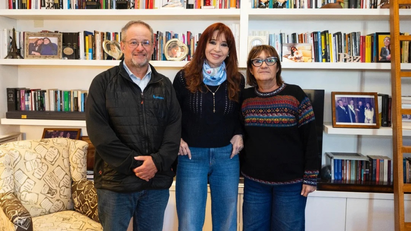 Cristina recibió al titular del gremio docente mundial y criticó la "catástrofe social" de Milei