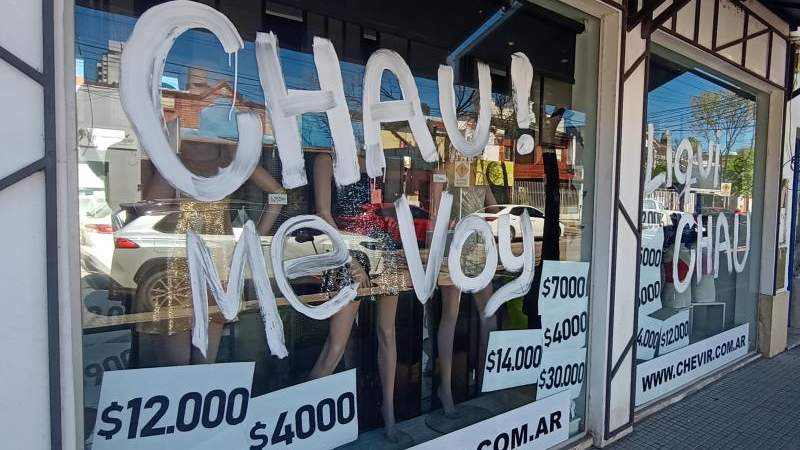 Aunque las ventas van bien, cierra el local para dedicarle más tiempo a sus dos hijos