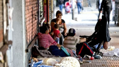 La pobreza bajó a 31,6% en el primer semestre, el menor nivel en siete años