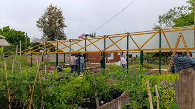 Reconstruyen el invernadero del Vivero Municipal en Coronel Du Graty