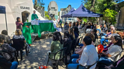 Entre lágrimas y oraciones se rindió homenaje a las madres fallecidas
