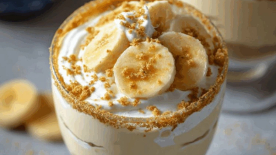 Mousse helada de banana y dulce de leche
