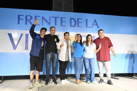 Caminata de los candidatos del FdV (1).jpeg